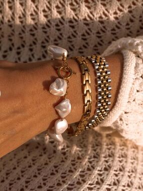 Elegant Silver Pearl Bracelet with Gold Toggle Clasp